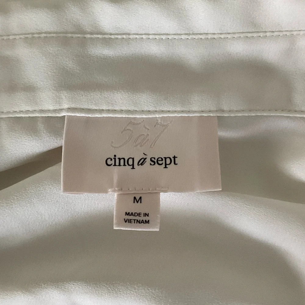 Cinq à Sept Cropped Bow Blouse White Pleated Collar Long Sleeve Size M - Picture 6 of 6